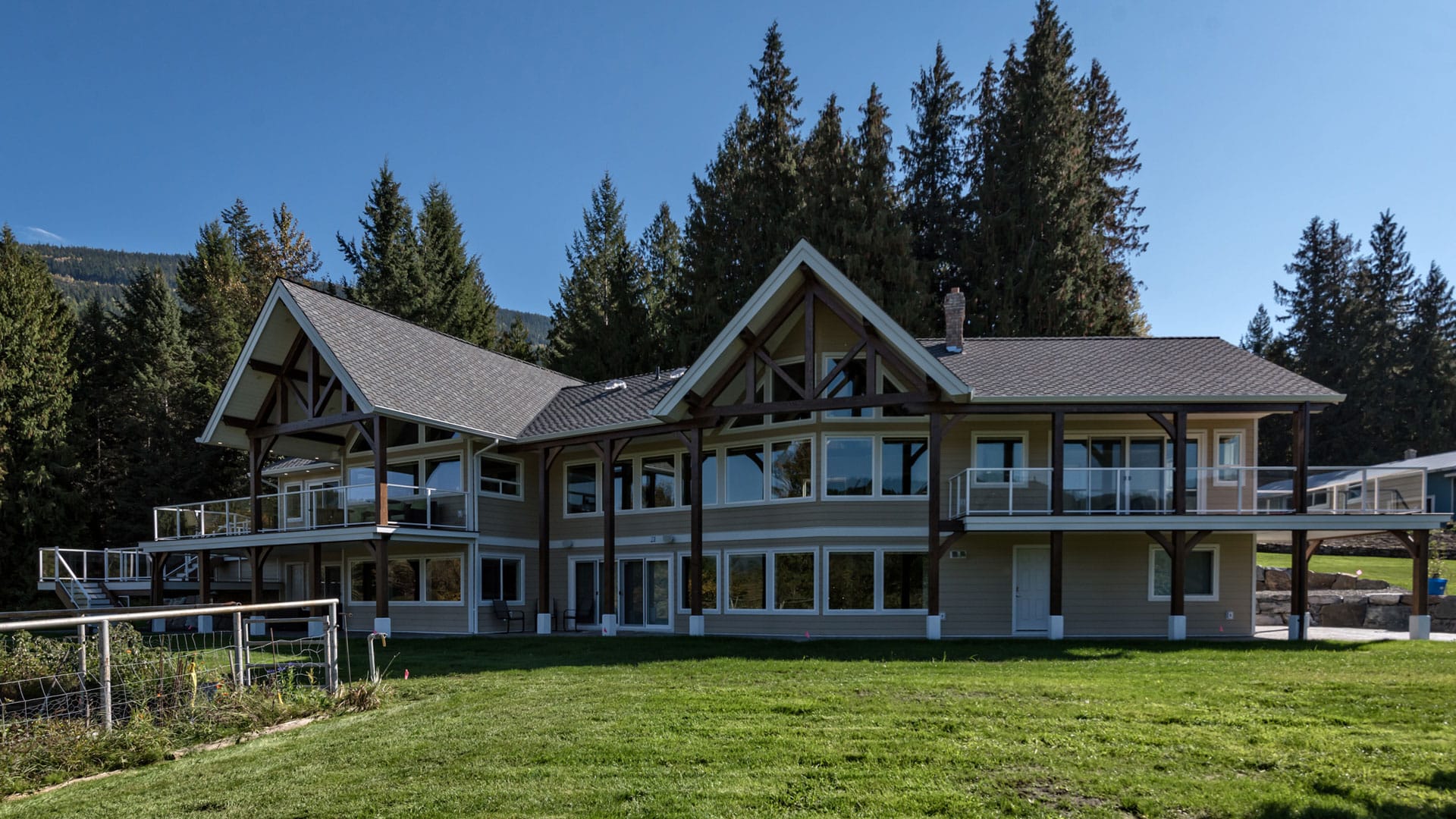 GEM-Quality-Homes---Timber-Frame-Renovation---Sicamous-BC---Featured-Img-002